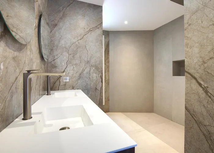 Tigliola 3* 维琪奥港